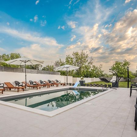 Villa Leny With Pool Sukošan Kültér fotó