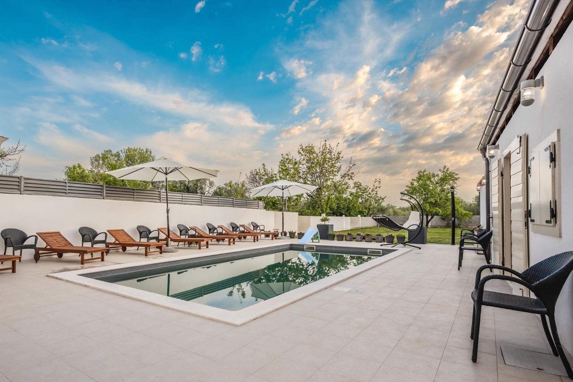 Villa Leny With Pool Sukošan Kültér fotó