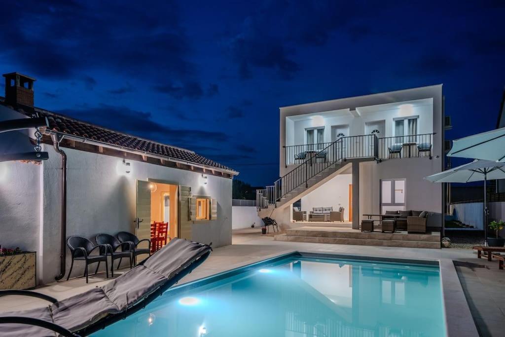 Villa Leny With Pool Sukošan Kültér fotó