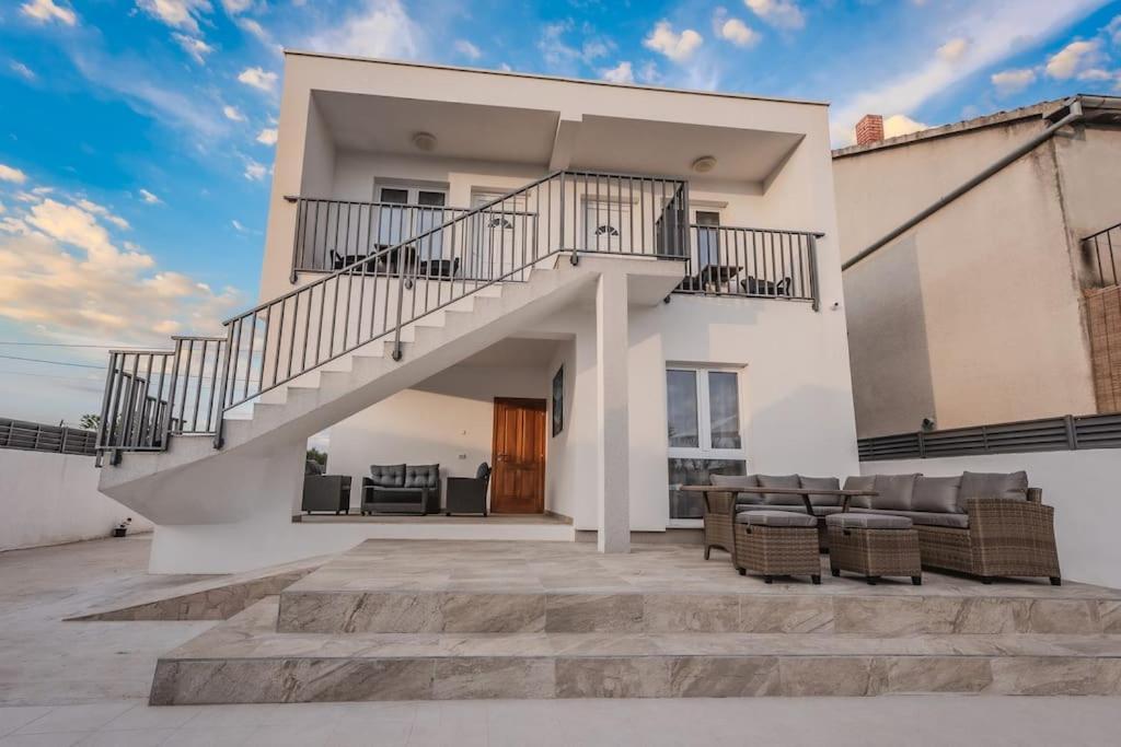 Villa Leny With Pool Sukošan Kültér fotó