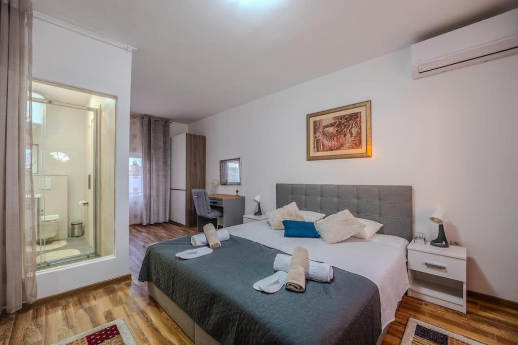 Villa Leny With Pool Sukošan Kültér fotó