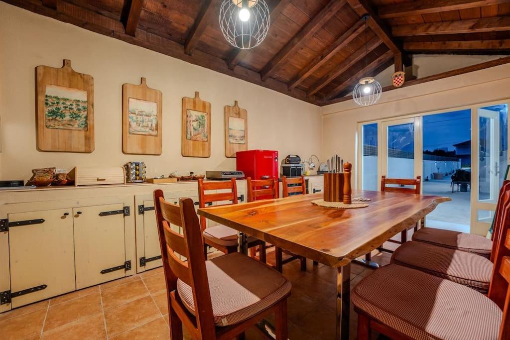 Villa Leny With Pool Sukošan Kültér fotó